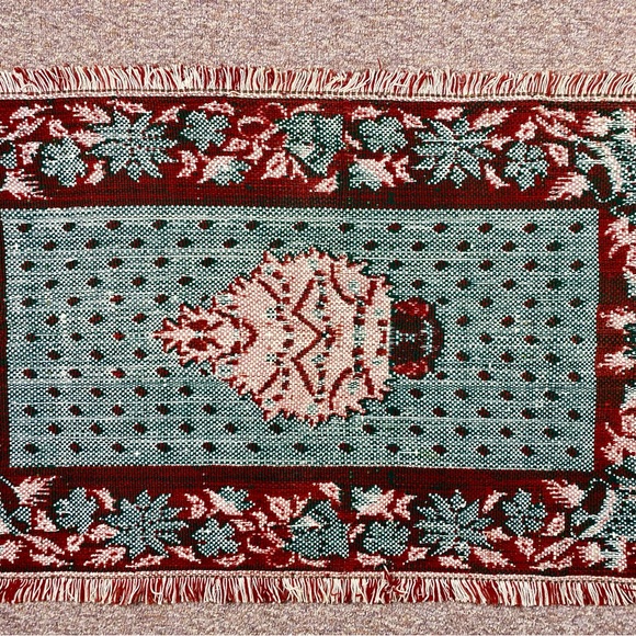 Christmas woven hearth rug, festive entry floor mat, fringed handmade - Picture 7 of 10